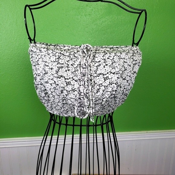 Volcom Skater Women's White Daisy Tube Crop Top Size XS - Picture 1 of 11